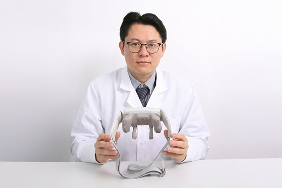 [R&D Diary Vol.04] Dr. Ben: The "Stuck Thorn" in Your Back? That’s Your Trapezius Calling for Help.